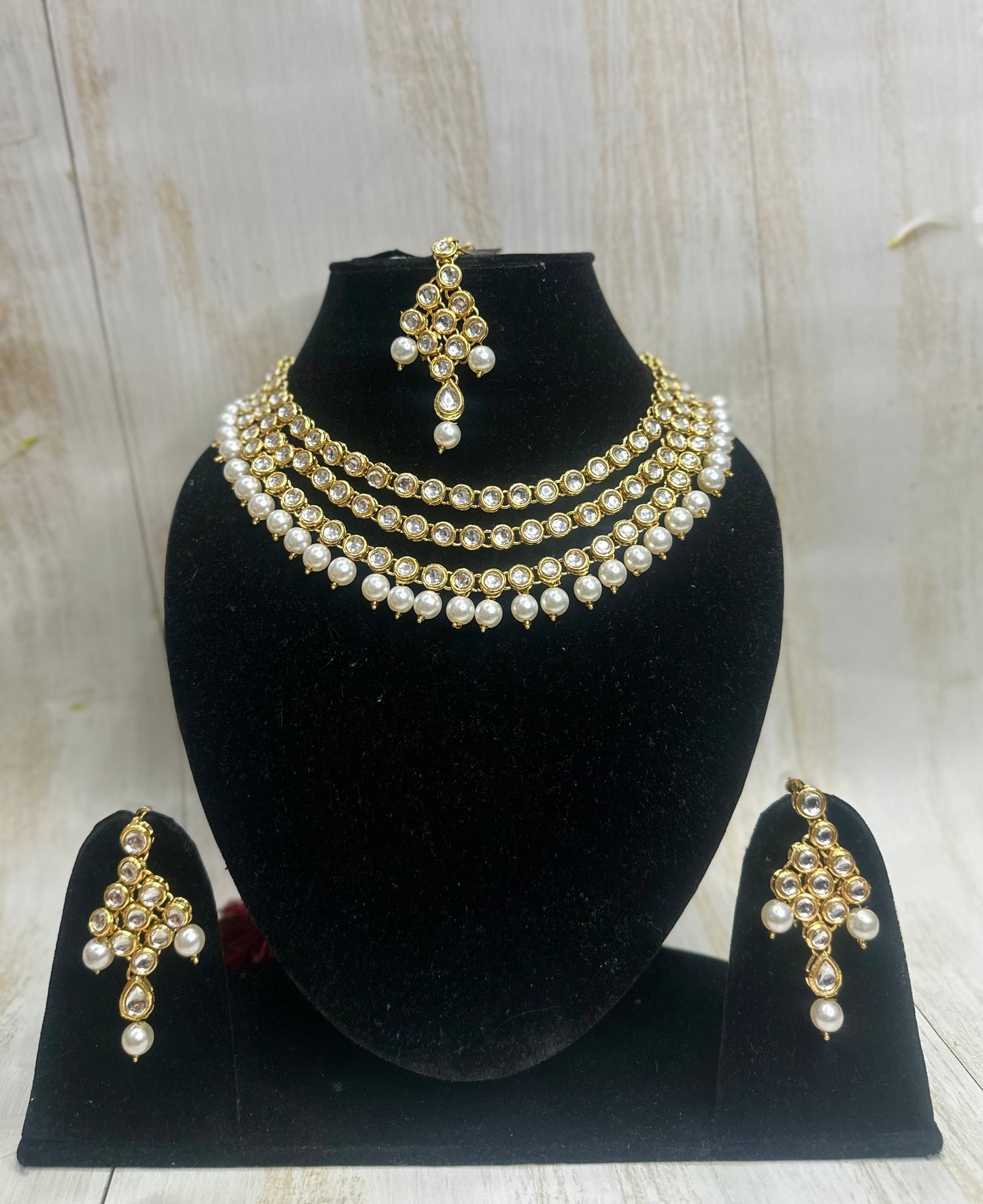 Ivory Radiance Kundan Pearl Choker Set – Grace in Every Layer