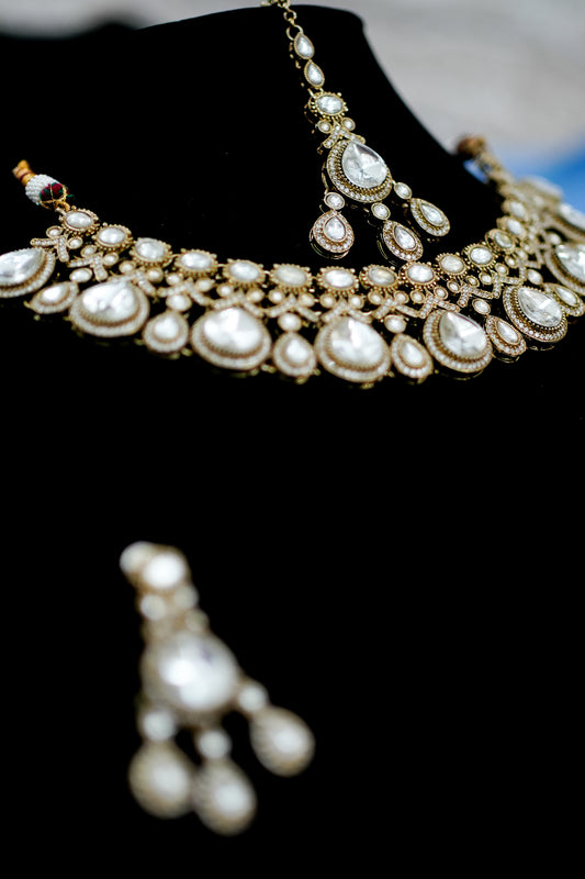 Ivory Noor | Kundan Choker Set