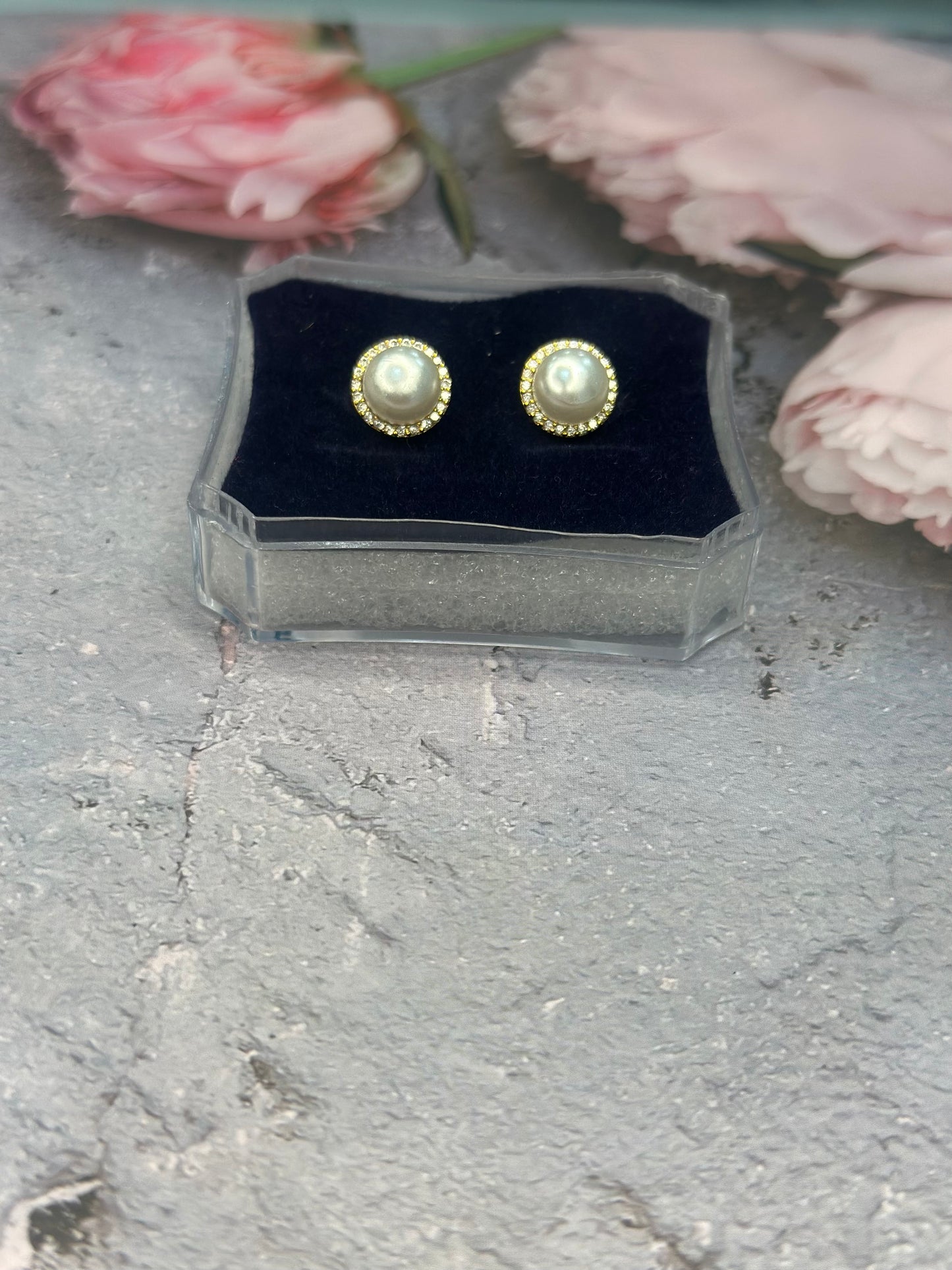 Pearl Glow Studs