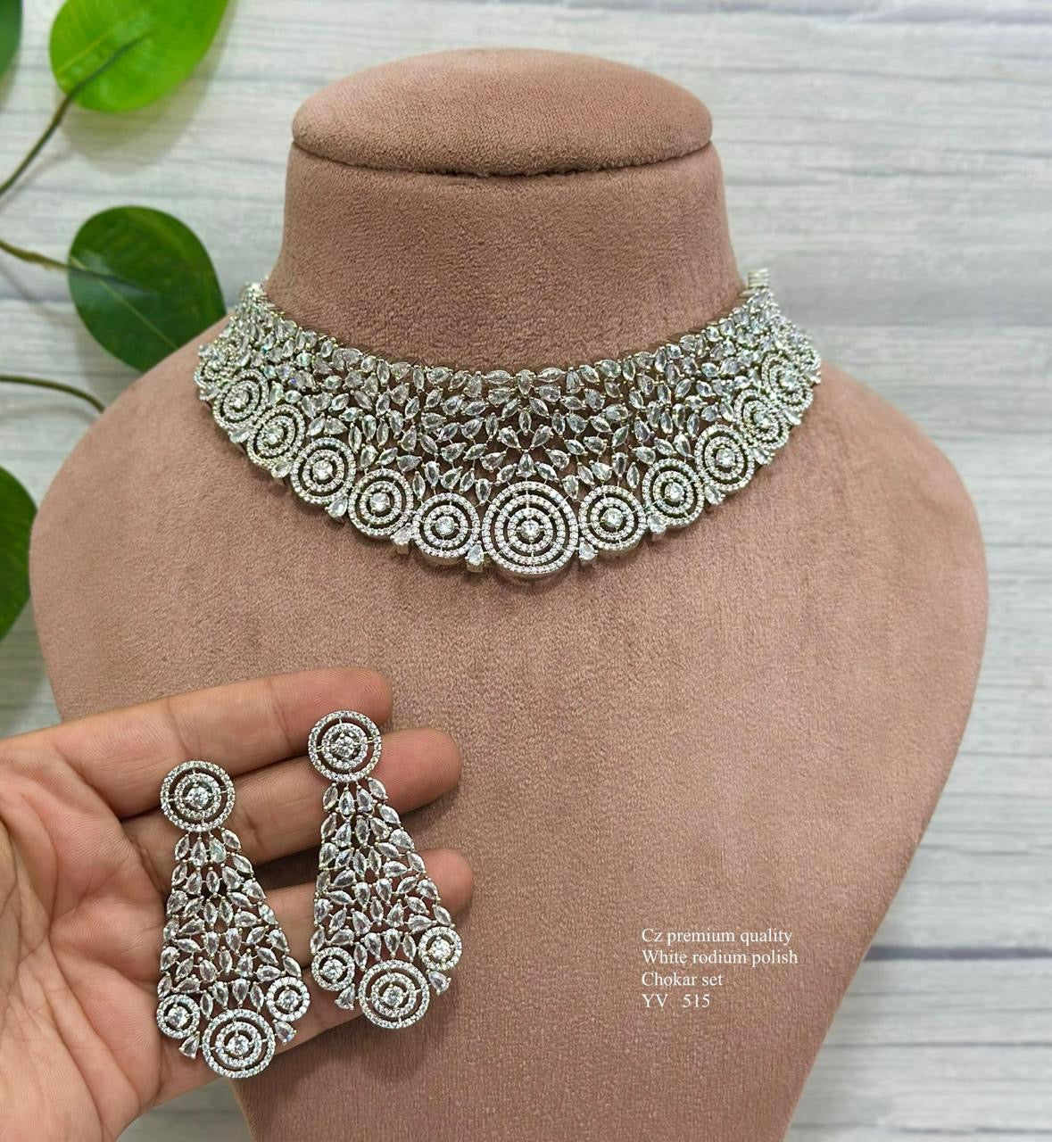 Luxurious Choker Necklace & Earrings Set