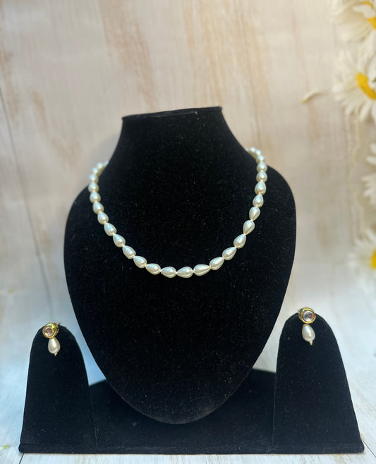 Minimal Pearl Drop Set – Effortless Grace for Everyday Looks