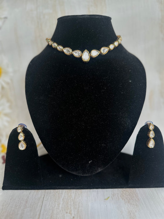 Minimal Kundan Choker Set – Subtle Sparkle, Timeless Style