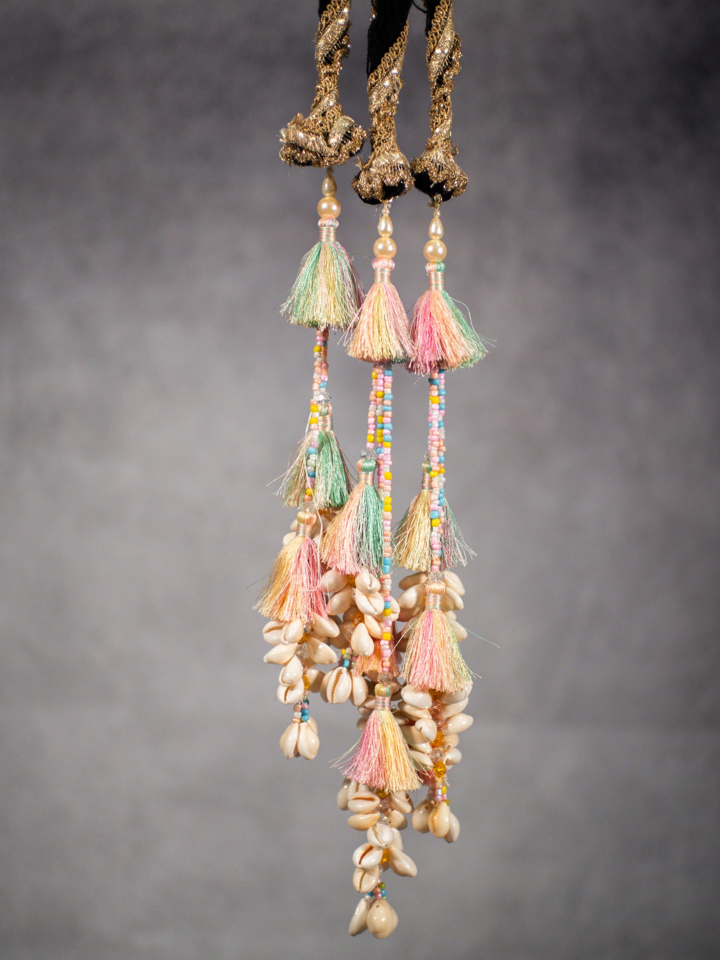 Pastel Shell Tassel Parandi