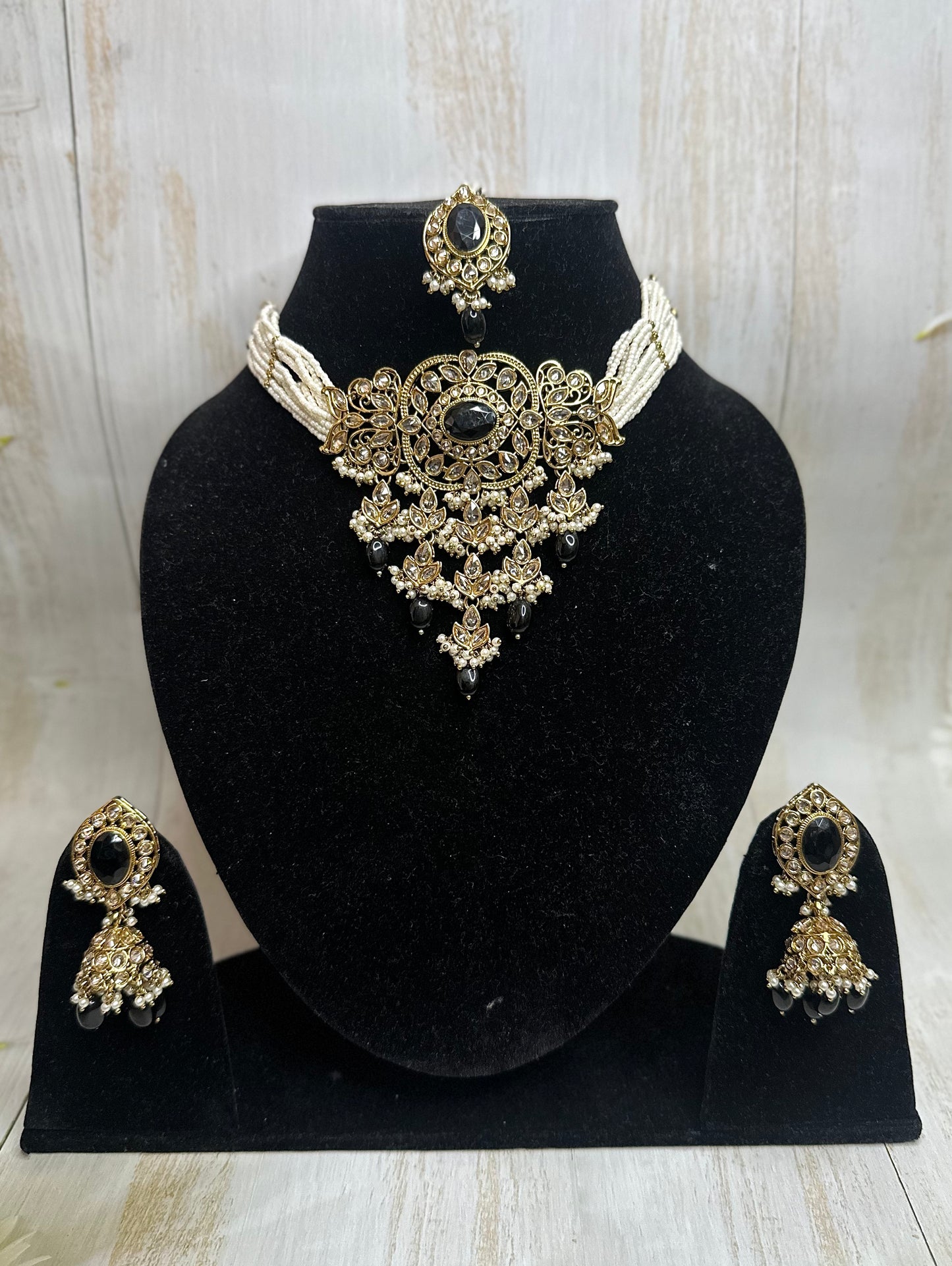 Midnight Royalty choker Set
